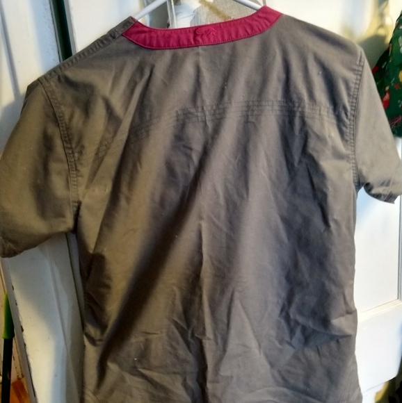 Scrub top - Picture 2 of 3